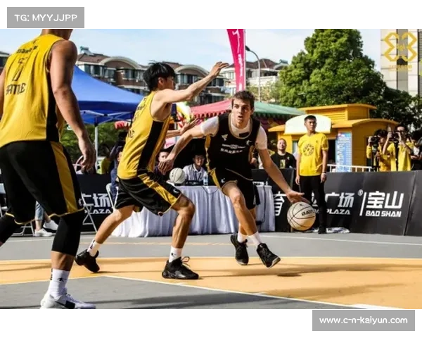 职工足球超级联赛总决赛激情开战 上海浦发银行队迎战东风本田队 职工足球超级联赛总决赛激情开战 上海浦发银行队迎战东风本田队